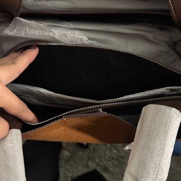 DKNY Tan Tote Bag defects as seen in pics - Picture 8 of 8